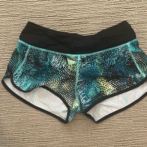 Lululemon speed shorts sz 4
